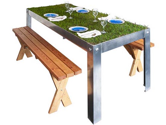 草地餐桌
